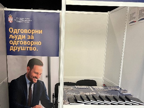 Пореска управа на сајму запошљавања младима приближила пријаве на конкурсе 