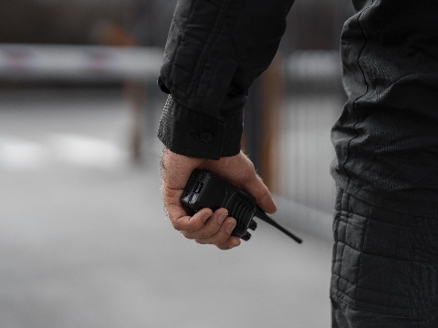 Оштетили буџет Србије за више од 4,9 милиона динара – ухапшени због утаје пореза, пореске преваре и прања новца 